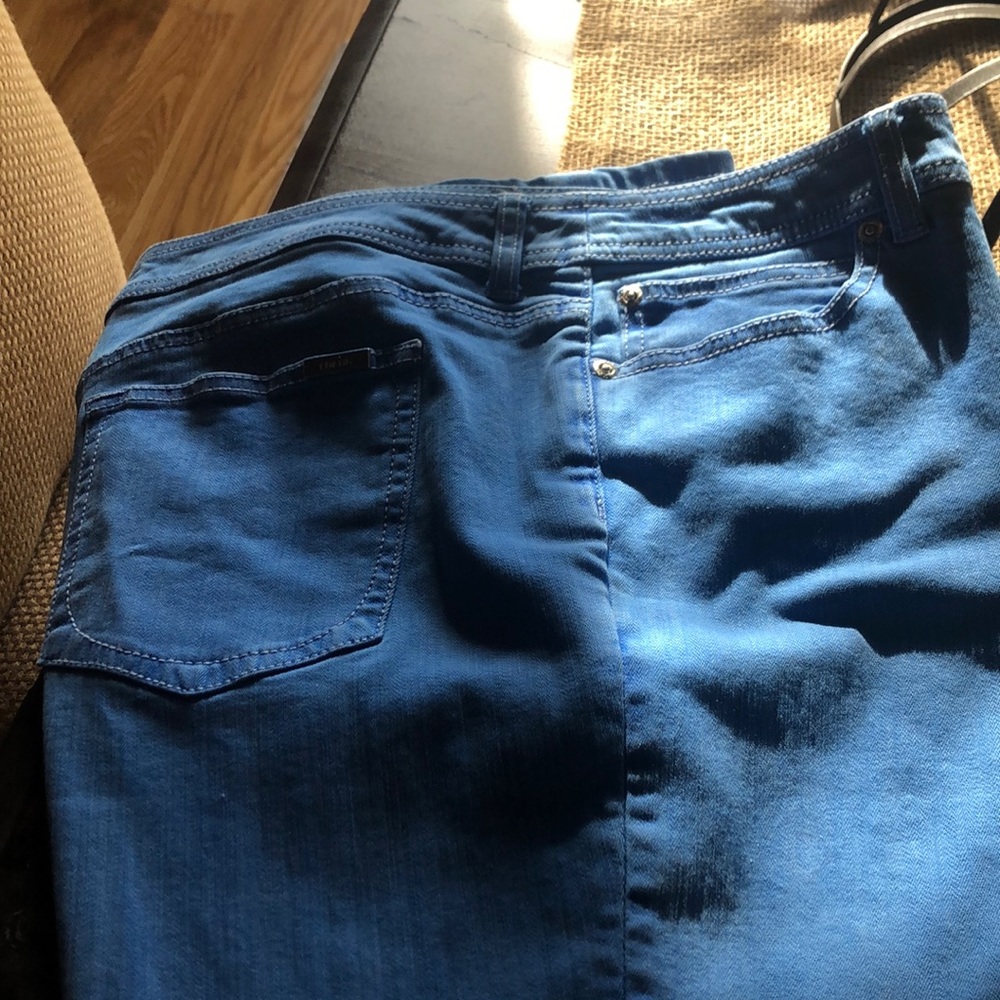 Chico’s So Slimming pants